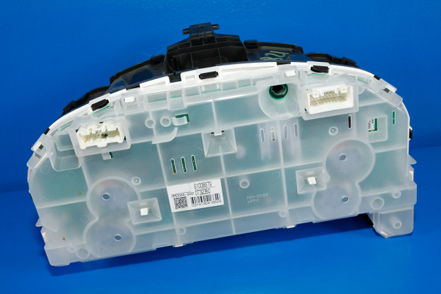 Instrumentpanel til Mitsubishi Pajero 2007-2016 (Type IV, Fase 1)  (MITSUBISHI|8100B879|)