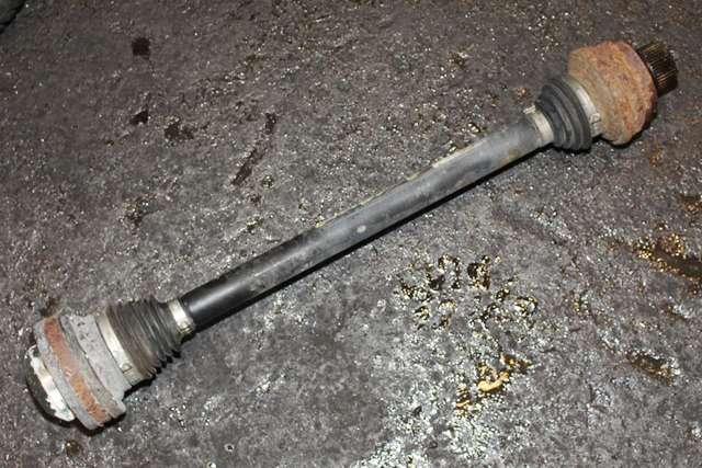 Drivaksel høyre bak, diesel/automat til Audi Q5 2008-2012 (Type I, Fase 1) (VAG|8R0 501 203 C|)