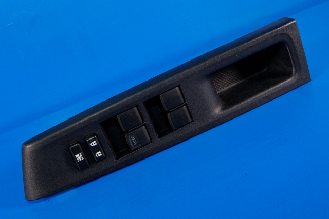 Bryter ruteheis førerdørspanel til Toyota Yaris, 2012-2014 (Type III, Fase 1)