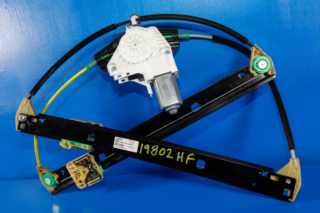 Ruteheis høyre foran til Audi A4, 2007-2014 (Type IV) (B8) (B8) (VAG|8K0 959 802 A)