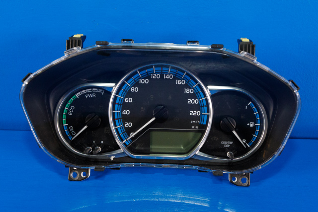 Instrumentpanel til Toyota Yaris, 2014-2020 (Type III, Fase 2)  (DENSO|157570-3950)