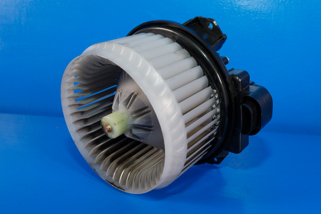 Varmeapparat motor til Toyota Yaris, 2014-2020 (Type III, Fase 2)  
