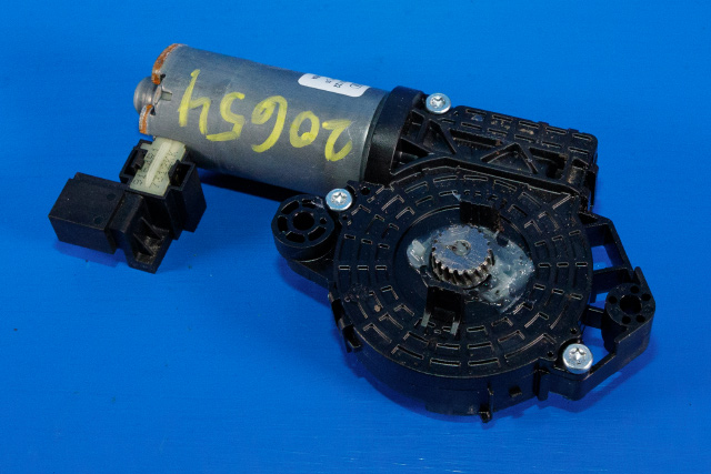 Takluke motor til Mercedes GLC 2015-2022 (X253) (X253) (BOSCH|0 390 200 122|)