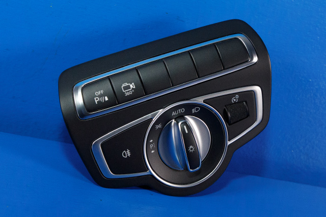 Bryter lys til Mercedes GLC, 2015-2022 (X253) (X253) (MERCEDES|A 205 905 18 10)