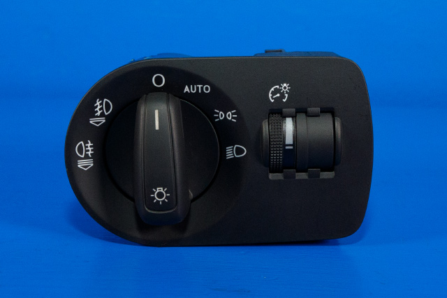 Bryter lys til Audi A1, 2010-2014 (Type I, Fase 1)  (VAG|8X1 941 531 AH)