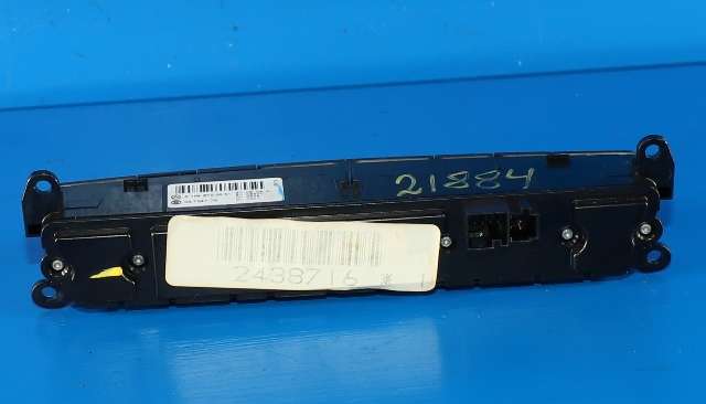 Bryter nødblink til Mercedes GL 2006-2012 (X164) (X164) (MERCEDES|A 164 870 05 51|)
