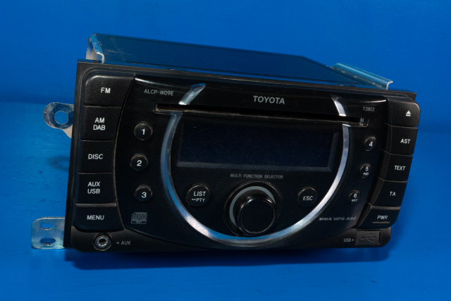 Bilstereo, med DAB til Toyota Hilux 2012-2016 (TOYOTA|PZ476-00212-A0|)