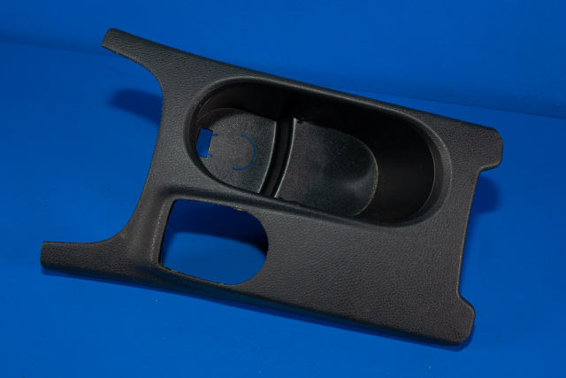 Dashbord koppholder til Mercedes B-Klasse, 2011-2018 (W246) (W246) (MERCEDES|A 246 680 08 10)