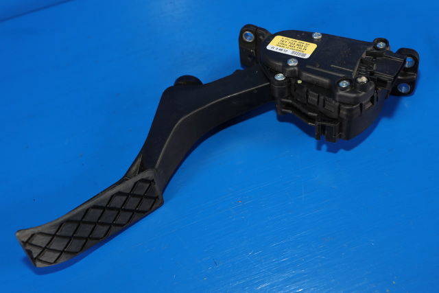 Pedal gass til VW Transporter / Caravelle 2009-2015 (Fase 2) (T5) (T5) (HELLA|6PV 008 496-42|7E1 723 503 C|)