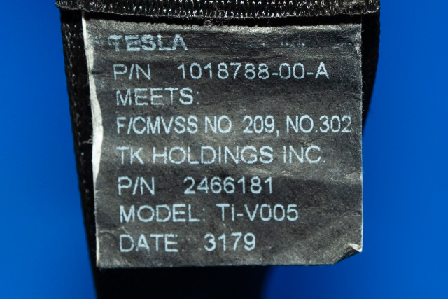 Sikkerhetsbelte foran høyre til Tesla Model S 2013-2016 (Fase 1)  (TESLA|1018788-00-A|)