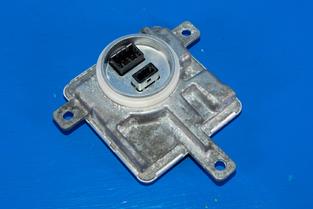 Styreenhet xenon/ballast til Volvo V40, 2012-2019 (MITSUBISHI|W003T22771)