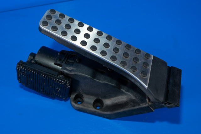 Pedal gass til Mercedes GLC, 2015-2022 (X253) (X253) (MERCEDES|A 253 300 30 00)