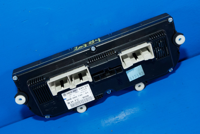 Varmeapparat betjening til VW Touran 2010-2015 (Type I, Fase 3)  (HELLA|5HB 009 746-81|5K0 907 044 EA|)