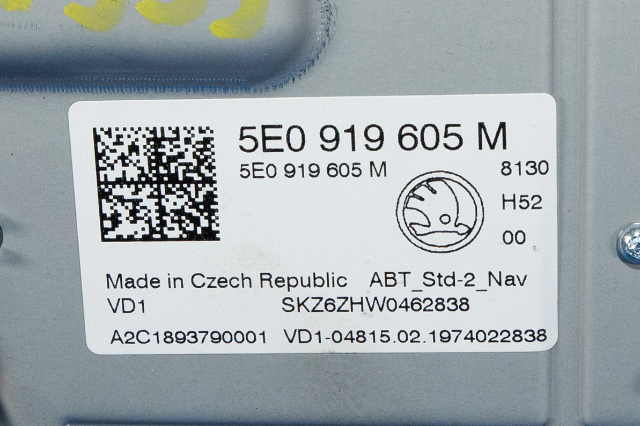 Bilstereo navigasjon betjeningspanel til Škoda Octavia 2017-2020 (Type III, Fase 2)  (VAG|5E0 919 605 M|)