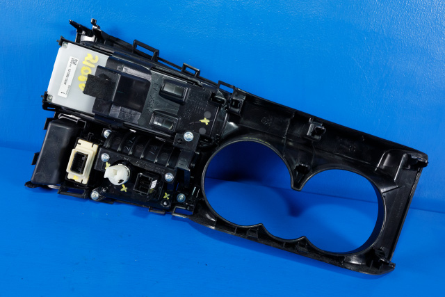 Dashbord diverse til Lexus CT 2010-2020  (TOYOTA|84780-76010-C0|)