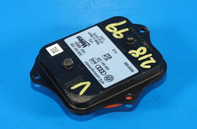 Styreenhet lys (LCM - Light Control Module) til VW Passat 2015-2019 (Fase 1) (B8) (B8) (VAG|3G0 941 329|)