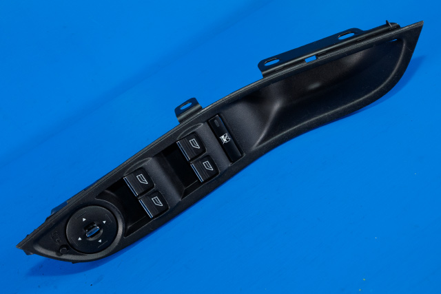 Bryter ruteheis førerdørspanel til Ford Focus, 2011-2014 (Type III, Fase 1)  (FORD|AM5T-14A132-CB)