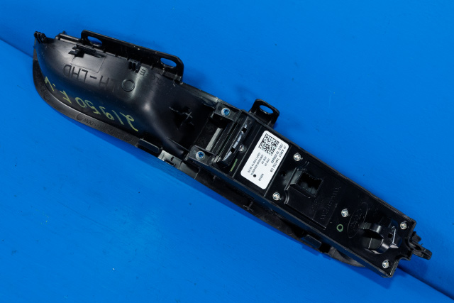 Bryter ruteheis førerdørspanel til Ford Focus 2011-2014 (Type III, Fase 1) (FORD|AM5T-14A132-CB|)