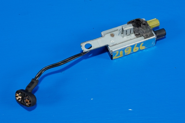 Antenne forsterker til Tesla Model S 2013-2016 (Fase 1) (TESLA|1004798-00-C|)