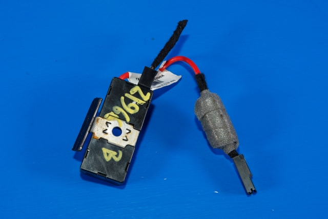 Styreenhet antenne til Tesla Model S 2013-2016 (Fase 1) (TESLA|1012002-02-A|)