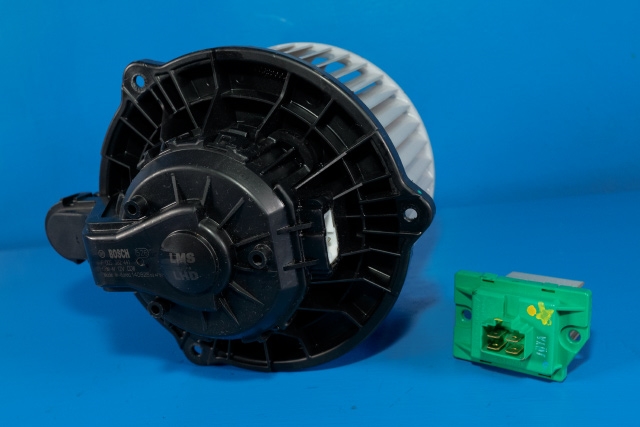 Varmeapparat motor til Tesla Model S 2013-2016 (Fase 1) (BOSCH|F 00S 3B2 441|)