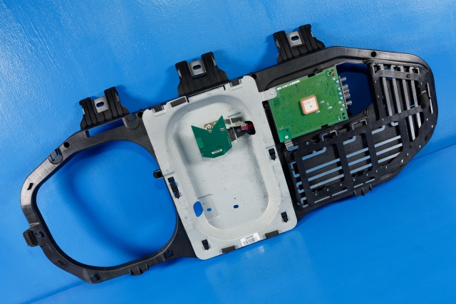 Antenne navigasjon til Mercedes GL, 2006-2012 (X164) (X164) (MERCEDES|A 251 820 22 75)