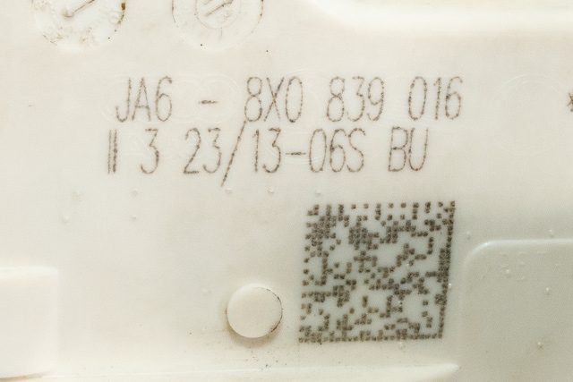 Låsekasse høyre bak til Audi A1 2010-2014 (Type I, Fase 1)  (VAG|8X0 839 016|)