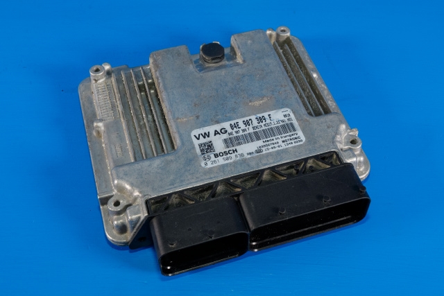 Styreenhet motor til VW Golf VII, 2012-2017 (Fase 1)  (BOSCH|0 261 S09 836)