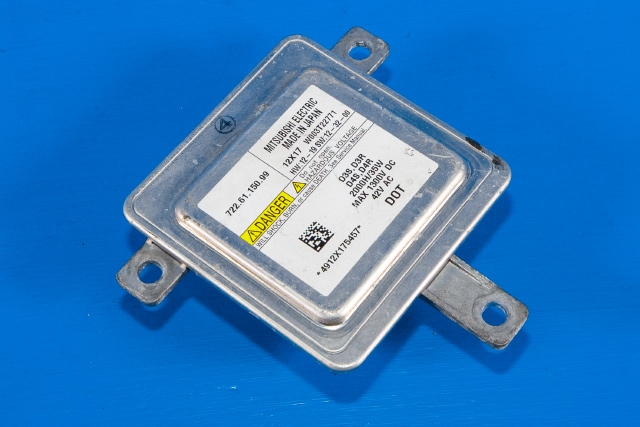 Styreenhet xenon/ballast til Volvo V40 2012-2019  (MITSUBISHI|W003T22771|)