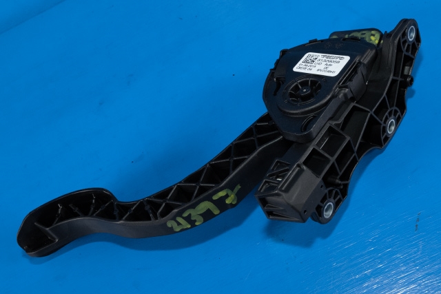 Pedal gass til Volvo V70 2014-2016 (Type III, Fase 2) (HELLA|6PV 010 834-01|31329058|)