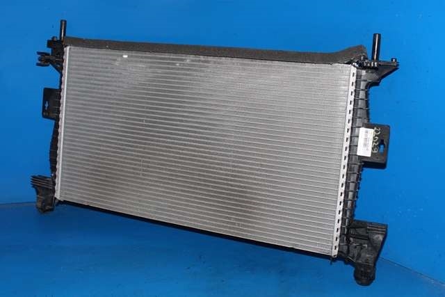 Radiator (automat gir) til Ford Focus, electric 2012-2018 (FORD|BV61-8005-AD|)