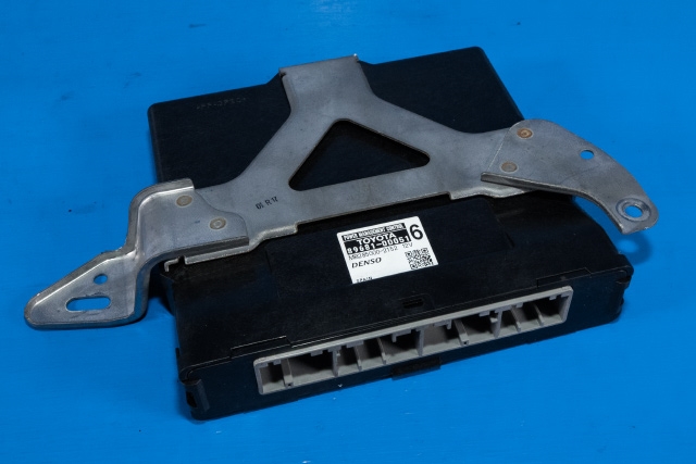Styreenhet diverse til Toyota Yaris, 2012-2014 (Type III, Fase 1)  (TOYOTA|89681-0D051)
