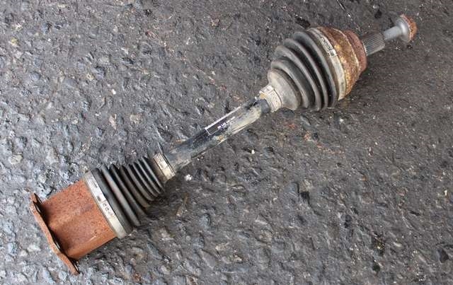 Drivaksel venstre foran, diesel/automat til VW Passat, 2015-2019 (Fase 1) (B8) (B8) (VAG|3Q0 407 271 AC)