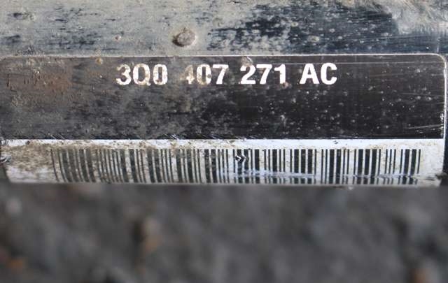 Drivaksel venstre foran, diesel/automat til VW Passat 2015-2019 (Fase 1) (B8) (B8) (VAG|3Q0 407 271 AC|)