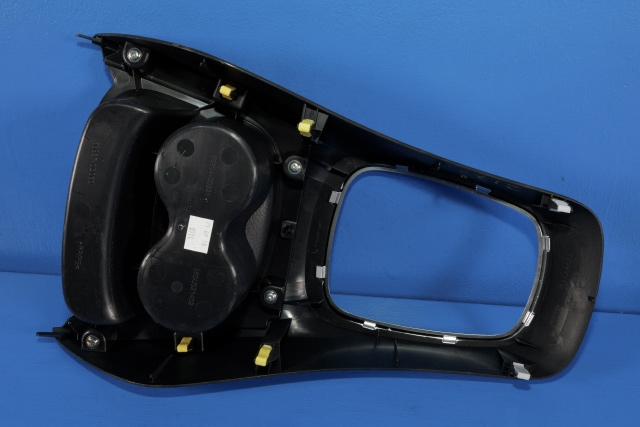 Dashbord koppholder til Toyota Yaris 2014-2020 (Type III, Fase 2)