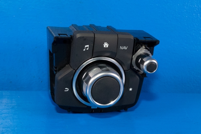 Bilstereo navigasjon betjeningspanel til Mazda 3, 2016-2019 (Type III, Fase 2)  (MAZDA|GMJ6-66-CM0-A)