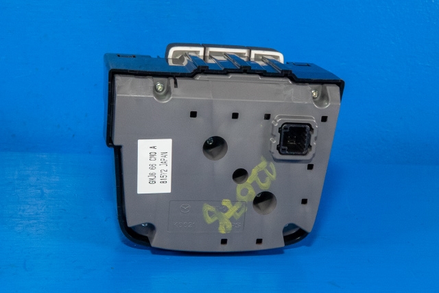 Bilstereo navigasjon betjeningspanel til Mazda 3 2016-2019 (Type III, Fase 2)  (MAZDA|GMJ6-66-CM0-A|)
