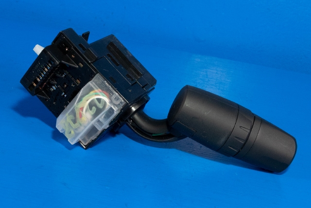 Bryter blink til Mazda 3 2016-2019 (Type III, Fase 2) (MAZDA|BAEK-17J686|)