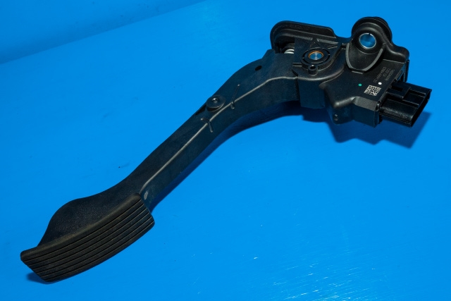 Pedal gass til Mitsubishi i-MiEV, 2010-->> (MITSUBISHI|1600A098)