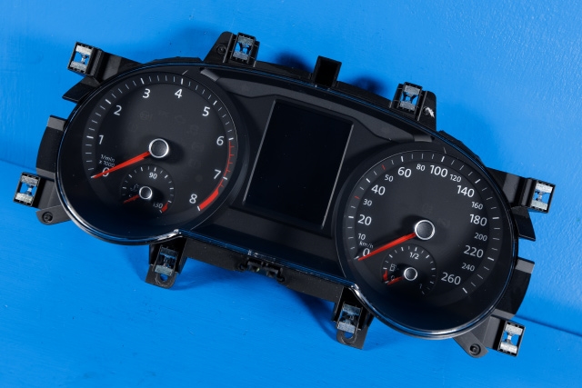 Instrumentpanel til VW Passat, 2015-2019 (Fase 1) (B8) (B8) (VAG|3G0 920 750 A)