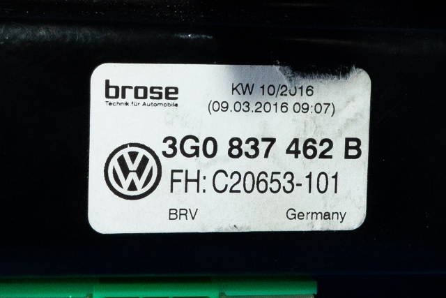 Ruteheis høyre foran til VW Passat 2015-2019 (Fase 1) (B8) (B8) (VAG|5Q4 959 802 B|)