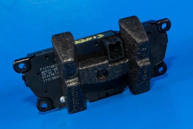 Bilstereo betjeningspanel til Ford Kuga 2013-2019  