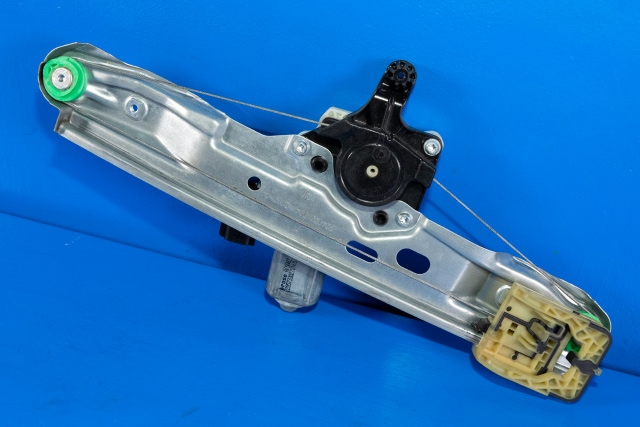 Ruteheis venstre bak til Ford Focus, electric 2012-2018 (FORD|BM51-A27001-BE|)