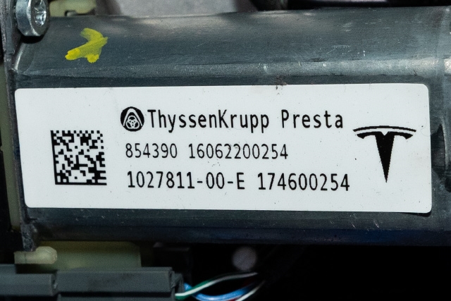 Rattaksel øvre til Tesla Model X 2016-->> (TESLA|1027811-00-E|)