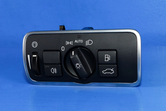 Bryter lys til Volvo V70, 2014-2016 (Type III, Fase 2)  (VOLVO|30739448)