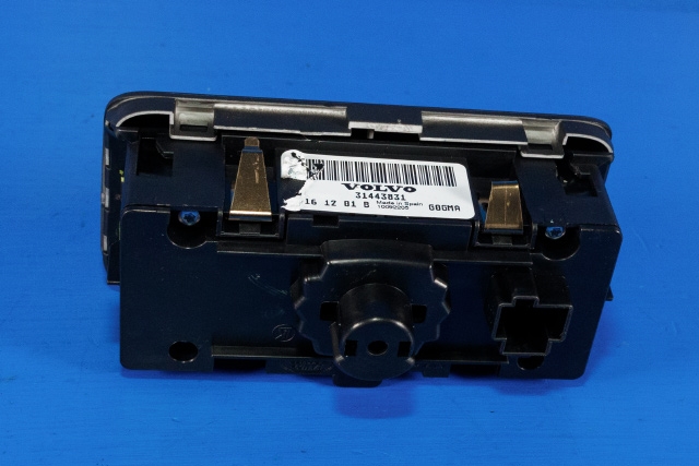 Bryter lys til Volvo V40 2012-2019  (VOLVO|31443831|)