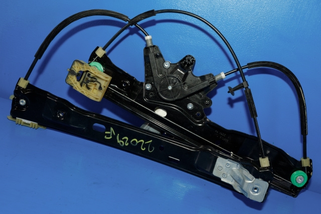 Ruteheis venstre foran til Ford Focus, electric 2012-2018 (FORD|BM51-A23201-BF|)