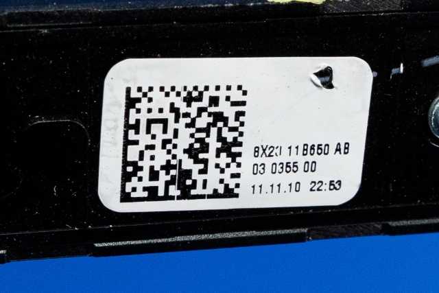 Bryter nødblink til Jaguar XF 2008-2015 (X250) (X250) (JAGUAR|8X23-11B650-AB|)
