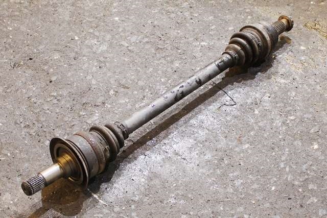 Drivaksel venstre bak, diesel/automat til BMW 5-Serie 2010-2017 (F10/F11) (F10/F11) (BMW|7 581 027|)