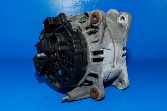 Dynamo diesel til VW Golf VI 2008-2012  (BOSCH|0 124 525 187|03L 903 023. 14 VOLT - 140 AMP|)